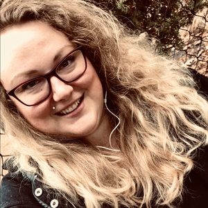 Meet your Posher, Abigail